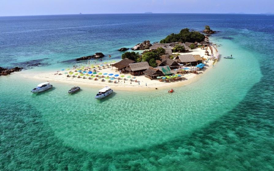 Koh Yao Yai & Koh Yao Noi (a bit farther but still accessible)